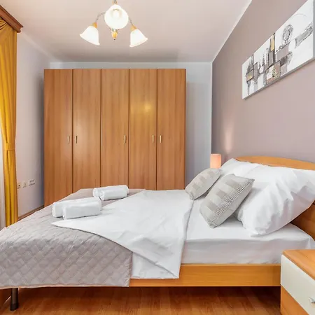 Stunning In With Wifi Apartment *